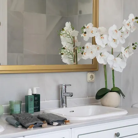 Aurora Boutique House - Only Adults فندق مبيت وإفطار ماربيا