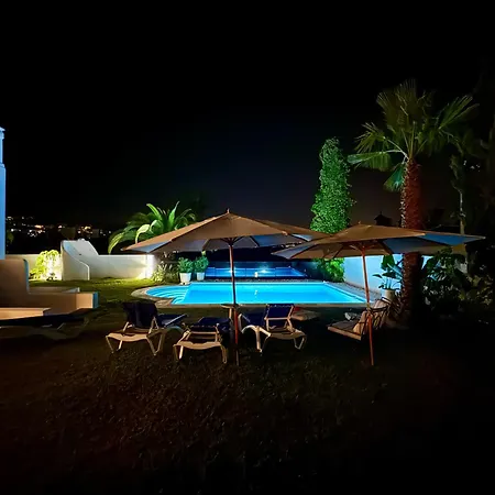 Aurora Boutique House - Only Adults Bed & Breakfast Marbella