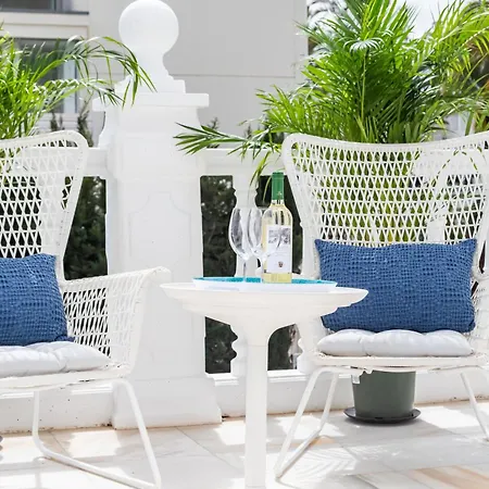 Aurora Boutique House - Only Adults Bed & Breakfast